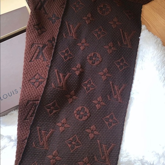 AUTHENTIC Louis Vuitton Scarf - Picture 4 of 7